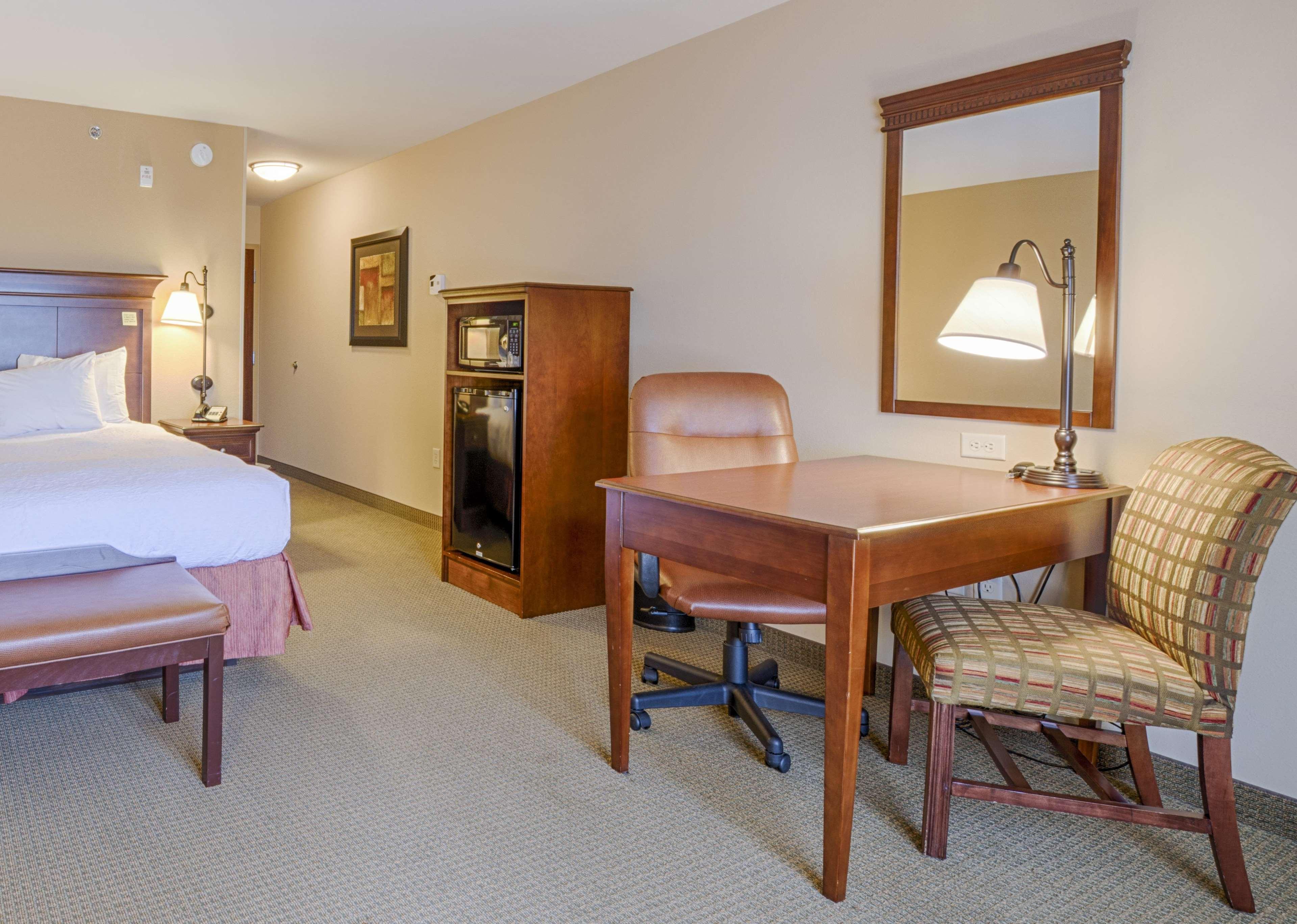 Hampton Inn & Suites Пайндейл Екстериор снимка