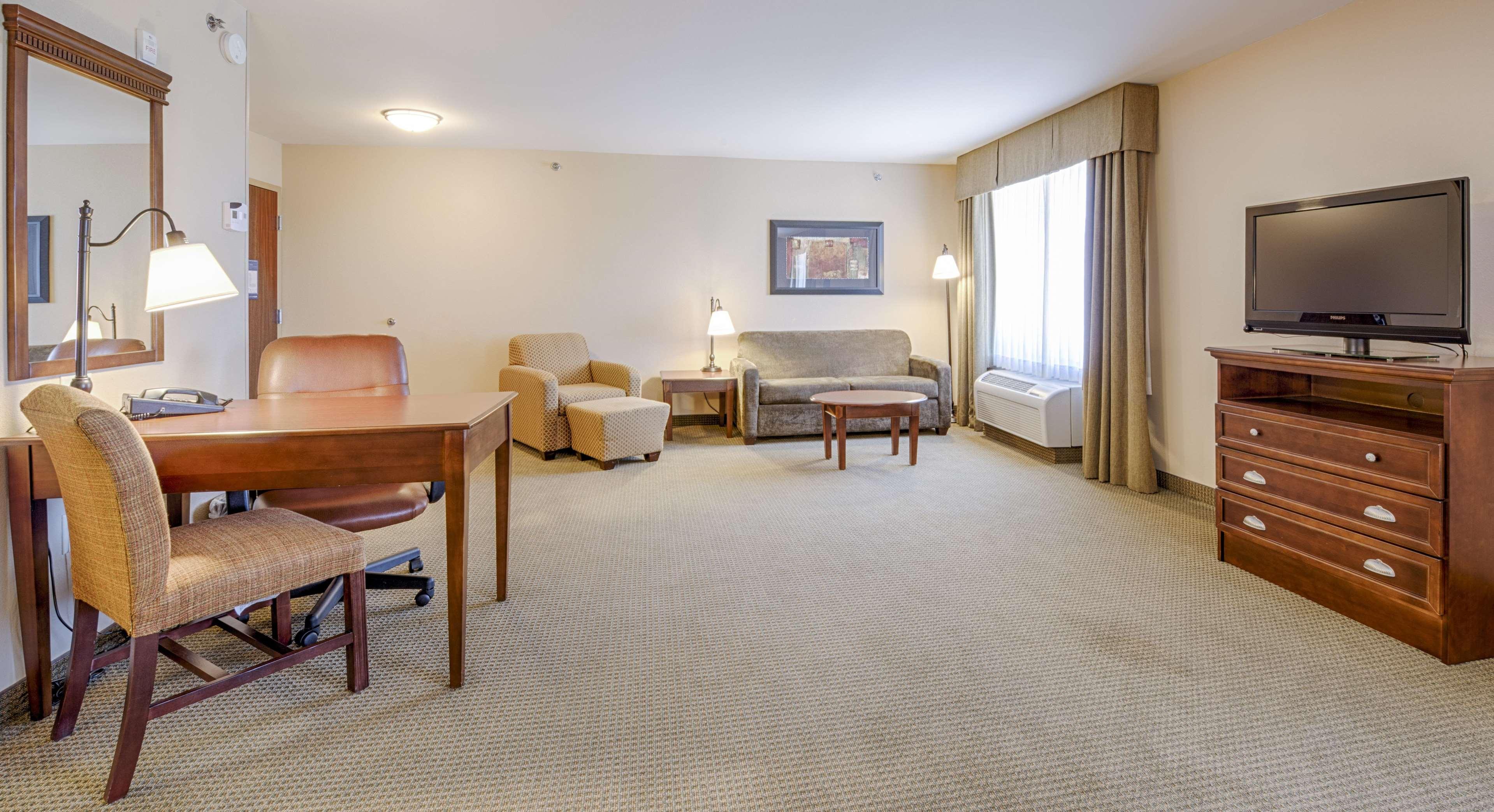 Hampton Inn & Suites Пайндейл Екстериор снимка