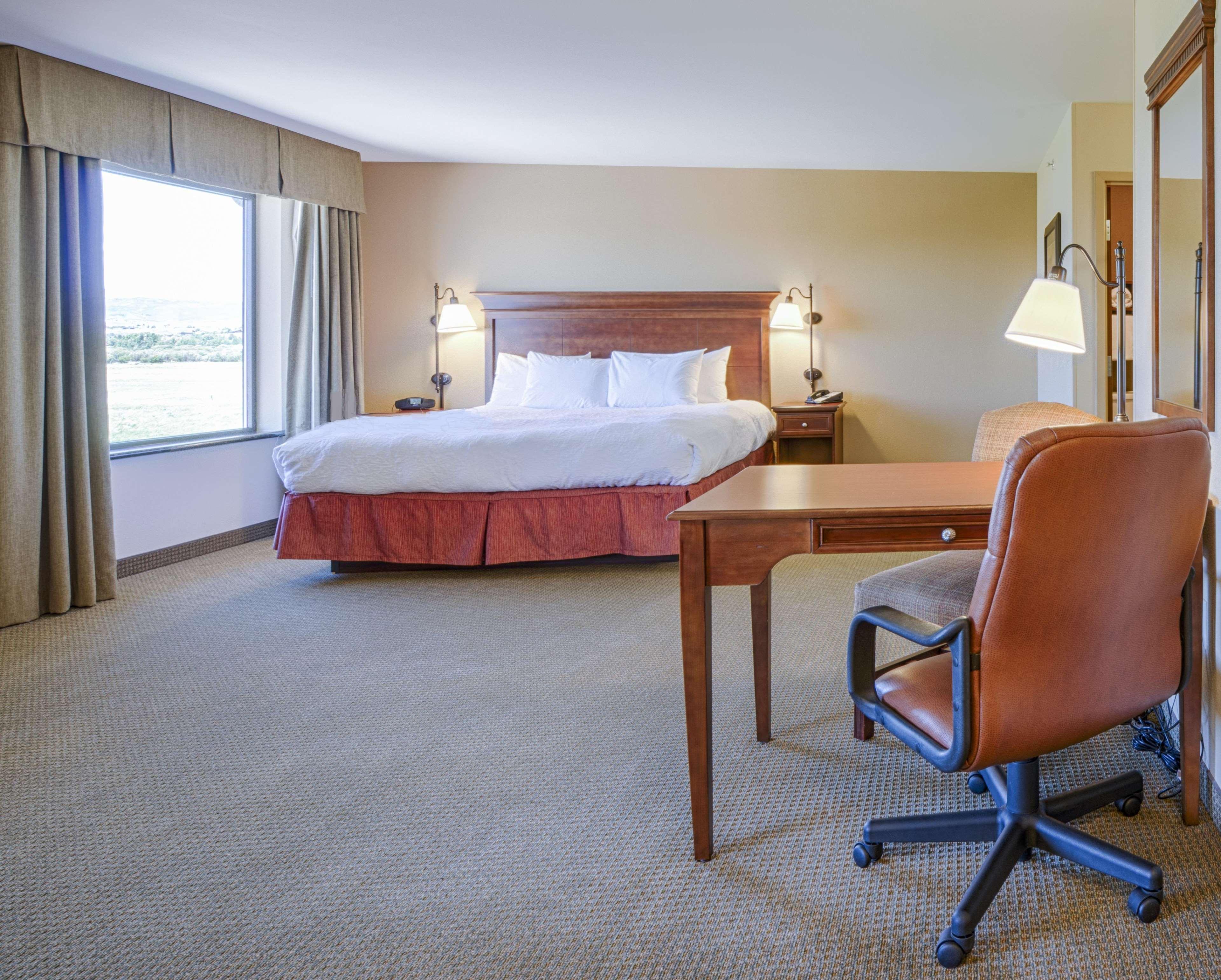 Hampton Inn & Suites Пайндейл Екстериор снимка