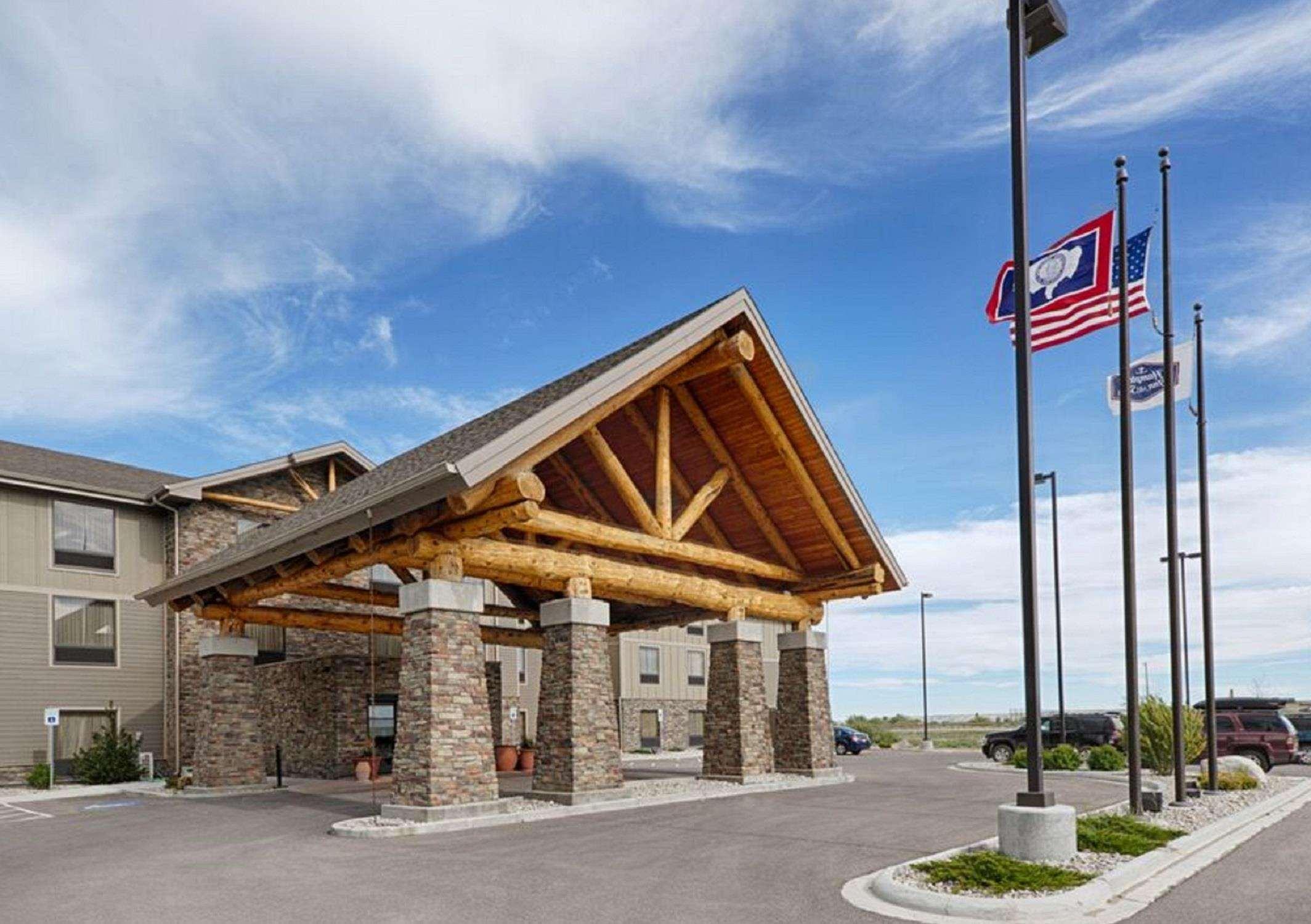 Hampton Inn & Suites Пайндейл Екстериор снимка